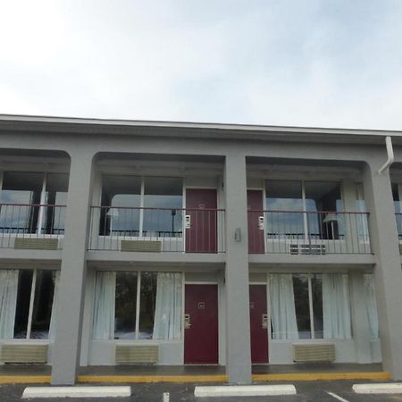 Red Roof Inn Evergreen Exterior photo